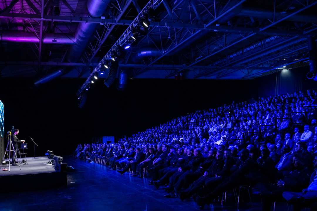 Magician Speaker keynote Keelan Leyser